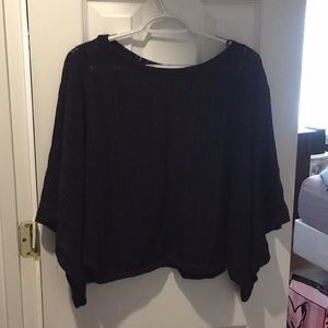 Pleione- Black, Midi- Sleeved Poncho